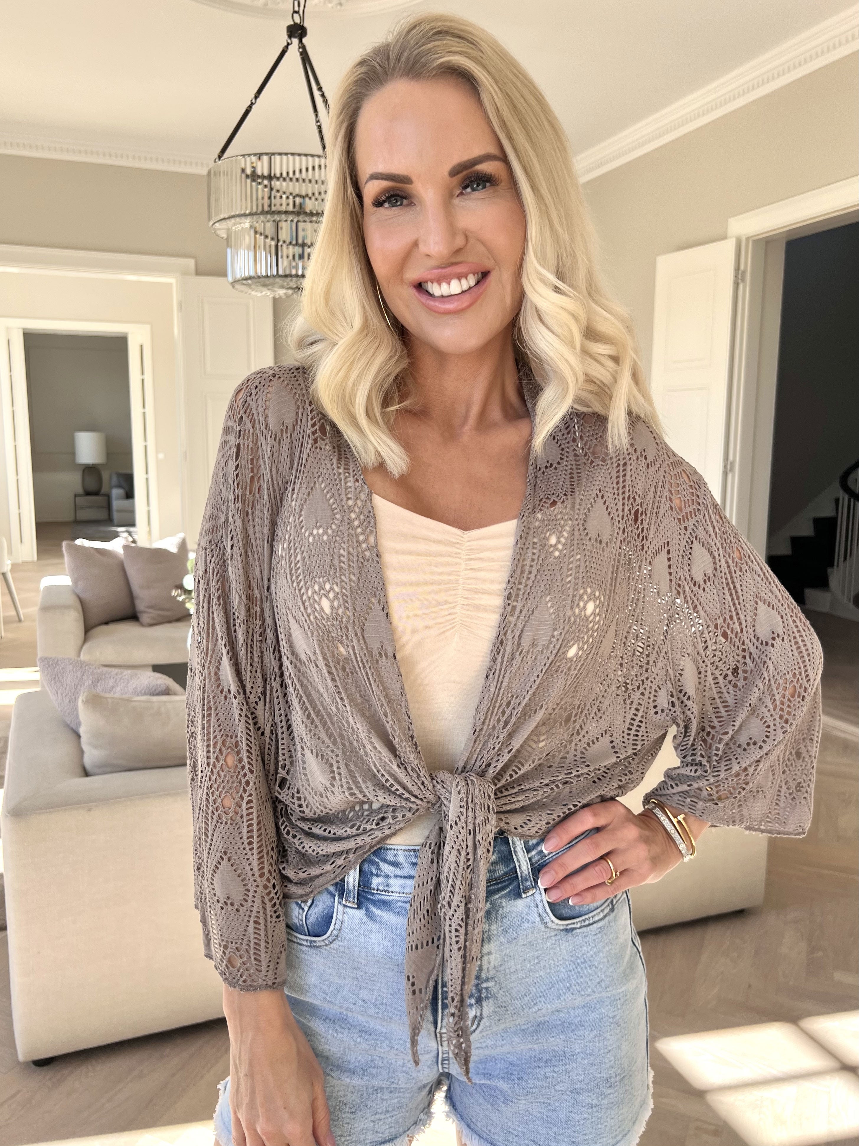 Elly - Let cardigan i viskose med hulmønster